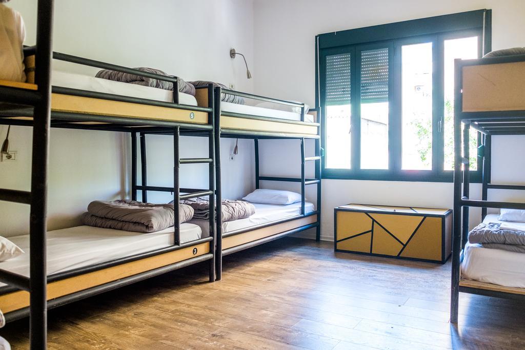 Destil Hostel ติรานา ภายนอก รูปภาพ