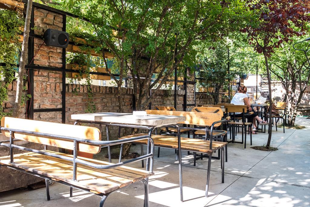 Destil Hostel ติรานา ภายนอก รูปภาพ
